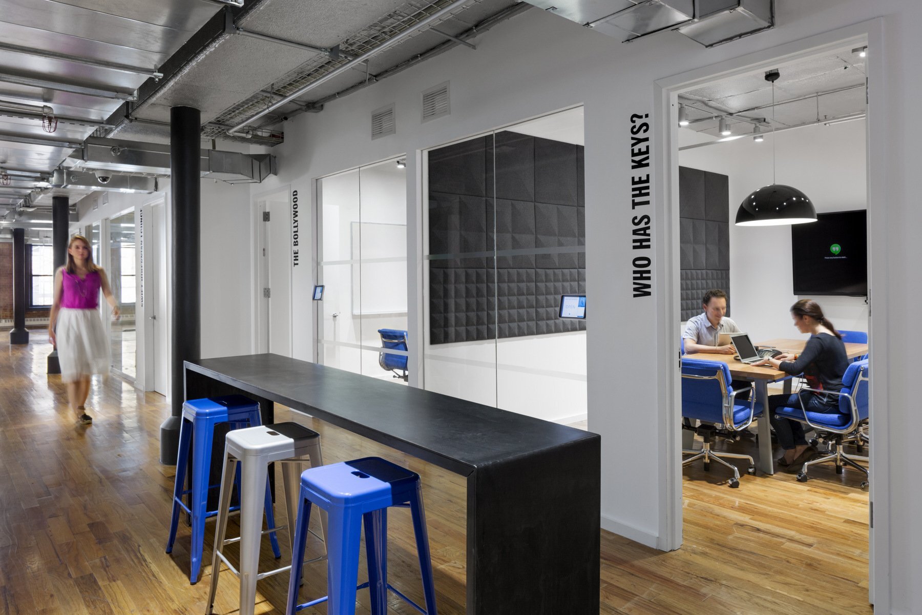 工作室辦公室設計裝修,以加強現有建筑空間的功能來創建一個真實的,曼哈頓的審美